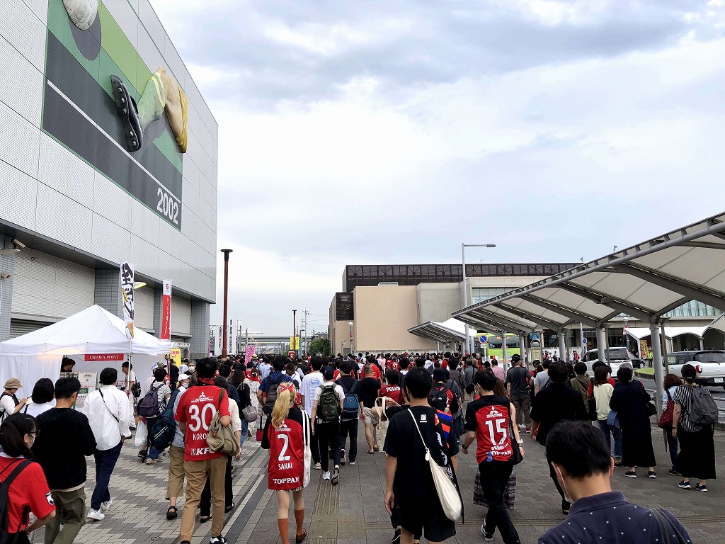 浦和美園駅前の大混雑