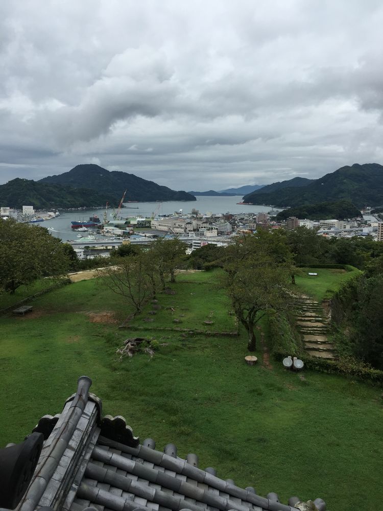 宇和島城から宇和島湾方面の眺め
