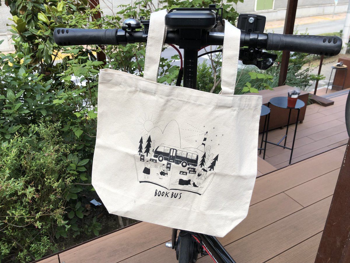 バリューブックスのトートバッグ