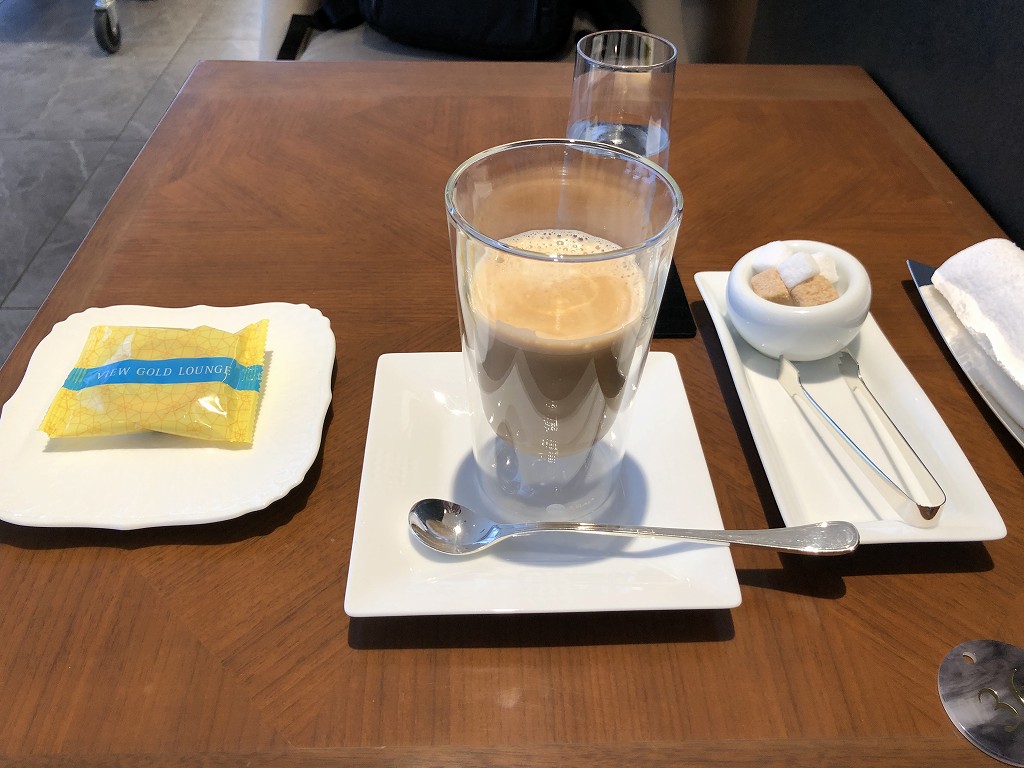 ビューゴールドラウンジのカフェラテ