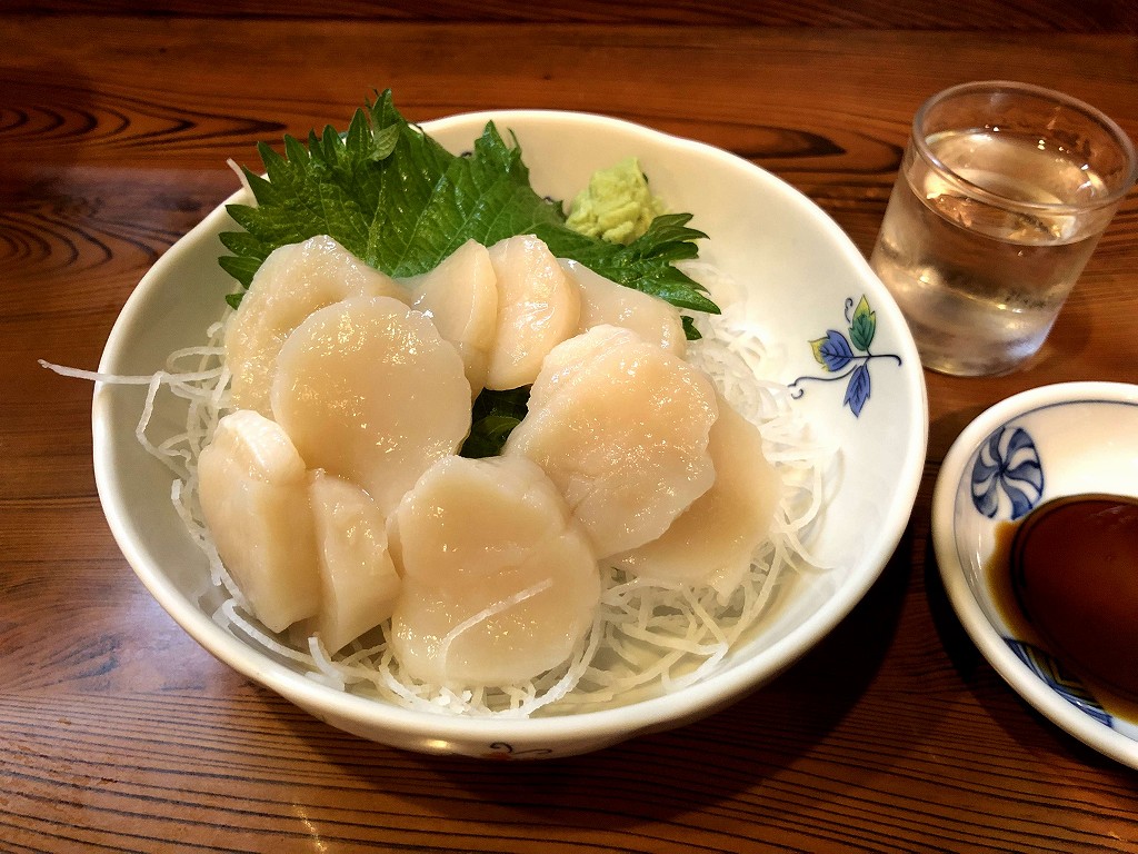 横須賀の居酒屋「一平」のホタテ刺し