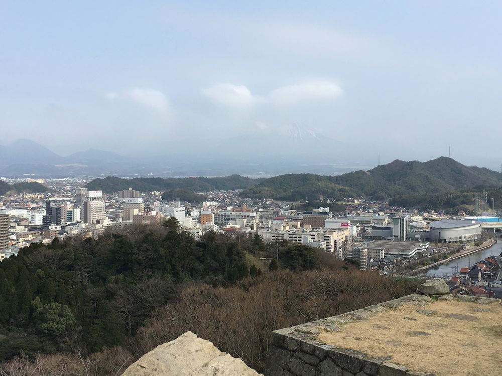 米子城跡の本丸跡から大山