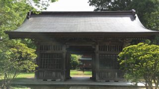 秋田の日吉八幡神社の随神門