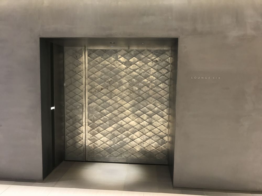 GINZA SIX LOUNGEの入口