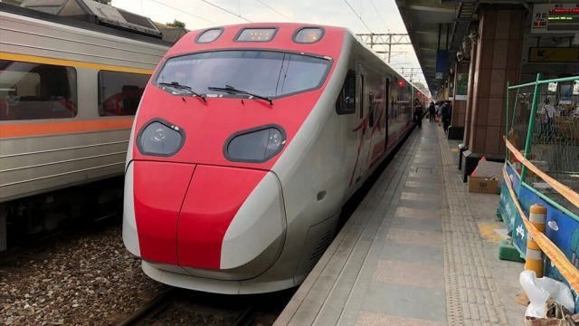 台鉄の「プユマ号」で花蓮駅から台北駅へ