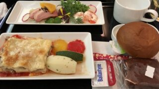 ANA868便のビジネスクラスの機内食