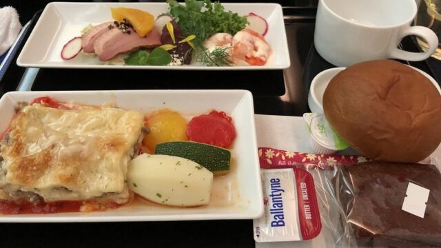 ANA868便のビジネスクラスの機内食