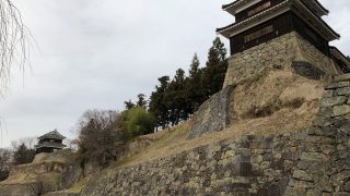上田城の尼ヶ淵の崖