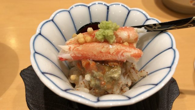 金沢の「すし屋 小桜」の香箱蟹