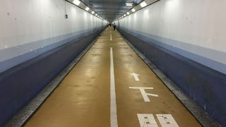関門トンネル人道で門司から下関へ