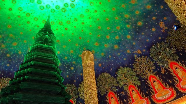 バンコクのワットパクナムの仏塔の天井壁画