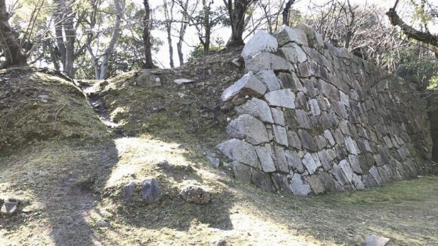 福島正則改易の原因となったといわれる石垣