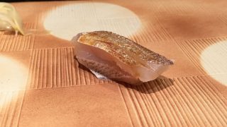 金沢の「鮨処 こいづみ」のカスゴ