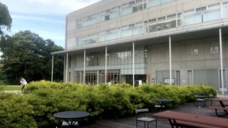 東大の駒場図書館