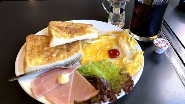 江坂のコーヒーハウス絹のDセット
