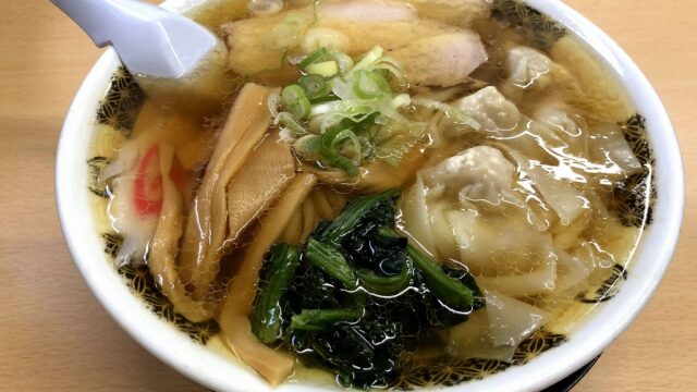 麺屋ようすけ　佐野新都心店のワンタン麺