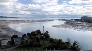 杵築城の展望台から遠浅の守江湾